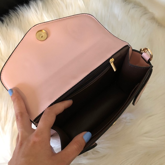 🌸 Soft Pink Pearl Bee CrossBody Bag ✨ - Picture 8 of 8